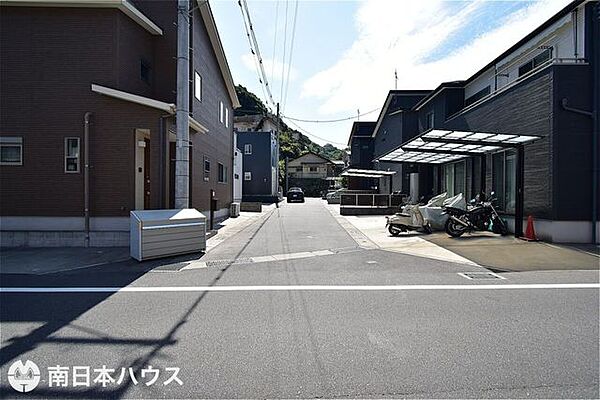 【前面道路】西向きの前面道路幅は約5ｍです！位置指定道路になります！