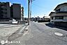 その他：【前面道路】西向きの前面道路幅は約7.3ｍです！歩道もあります♪