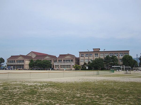 出雲市立長浜小学校 1477m