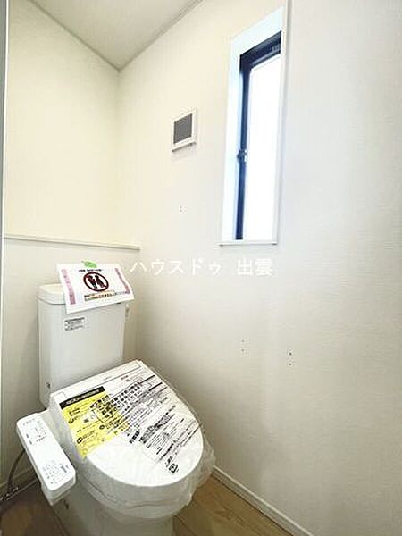 1階・2階それぞれにトイレがありますので夜中に階段の上り下りをしなくてもトイレに行けるのはうれしいですね。