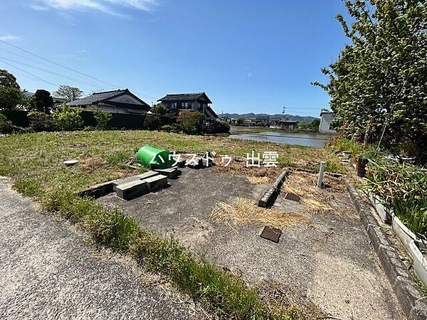 土地も所有していますのでこちらも販売対象です。駐車場にしてもいいですし、家庭菜園をしたい方もおすすめです。色々使えそうです。