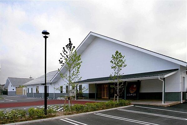 いずも縁結び温泉ゆらり露天風呂・内風呂・樽風呂・瓶風呂・サウナが楽しめる温泉施設。宴会なども可能な食事処も併設されています。営業時間（入浴）10：30～21：30（最終受付21：00） 1005m