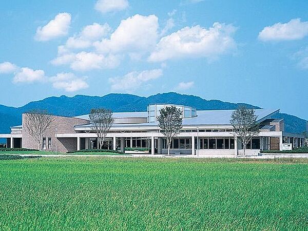 ひかわ図書館 2264m