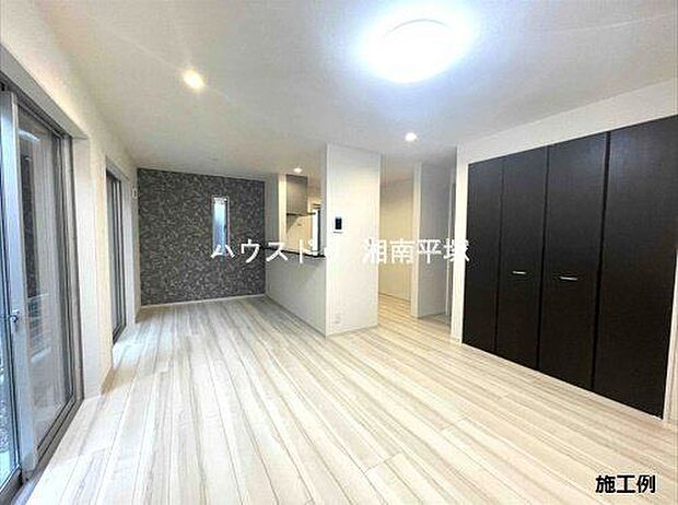 施工例※本物件画像は取引する建物とは、外壁・屋根・開口部・内装等の形状が異なります。