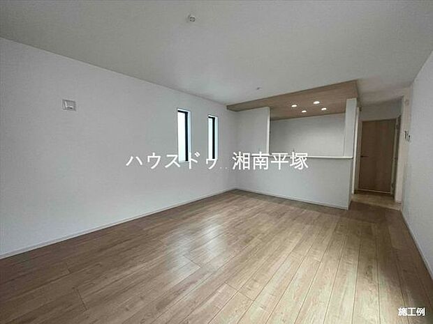 ※本物件画像は取引する建物とは開口部・内装等の形状が異なります。