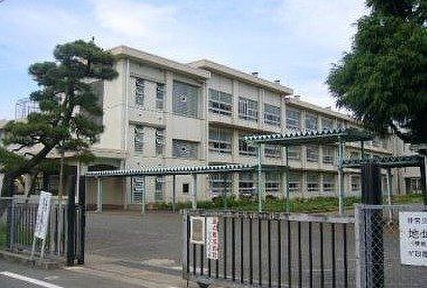 富士見小学校 450m