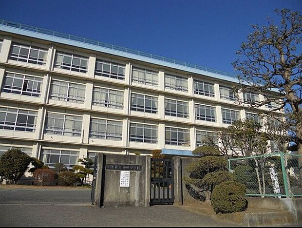 神田中学校 1700m