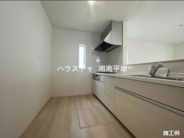 施工例※本物件画像は取引する建物とは、外壁・屋根・開口部・内装等の形状が異なります。