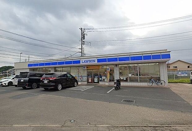 ローソン かまくら橋店 530m