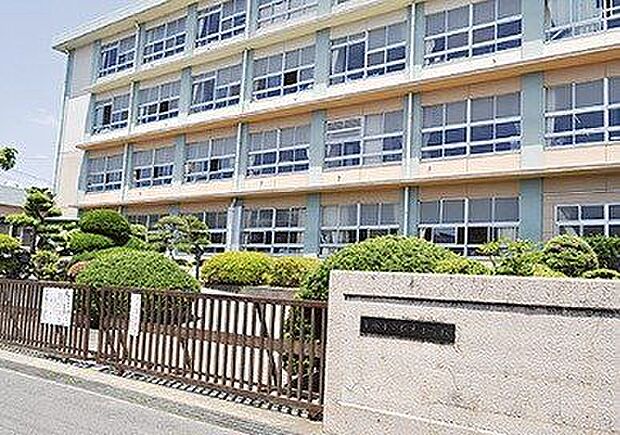 松延小学校 550m
