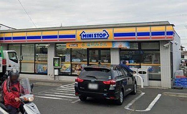 ミニストップ南原店 480m