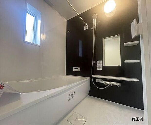 施工例※本物件画像は取引する建物とは、外壁・屋根・開口部・内装等の形状が異なります。