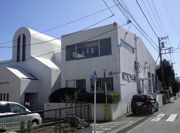 平岡幼稚園 920m