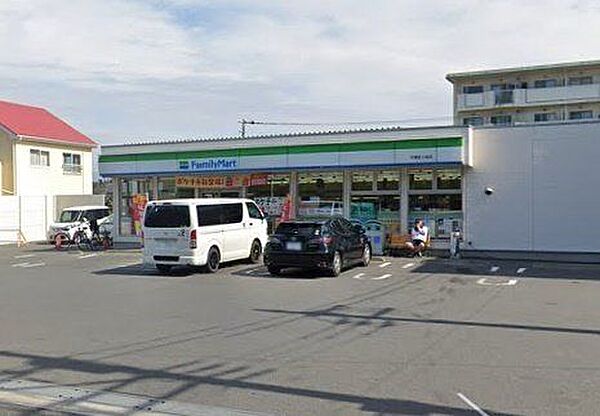 ファミリーマート虹ケ浜店 150m
