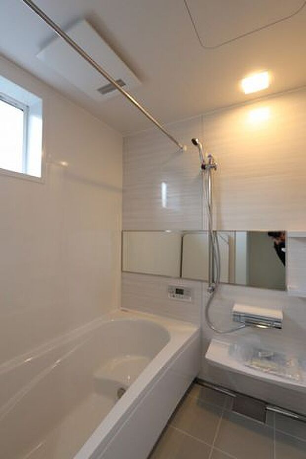 タカラスタンダードの浴室浴室乾燥機付き高断熱浴槽仕様キープクリーンフロアワイドミラー