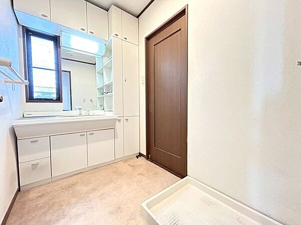 イマージュグランシュクセ下到津　4LDKマンション♪到津小まで徒歩約7分♪コンビニまで徒歩約5分♪