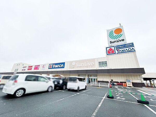 【サンリブ苅田店】 2100m