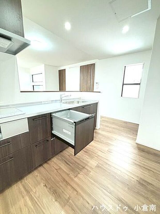 本日ご案内いたします♪新築なら専門の当店へおまかせください♪」ほとんどのお客様はご来店いただいております◆◆小倉南区横代北町 新築戸建て◆◆〜最寄り駅まで徒歩約8分♪吹抜♪駐車場2台♪〜