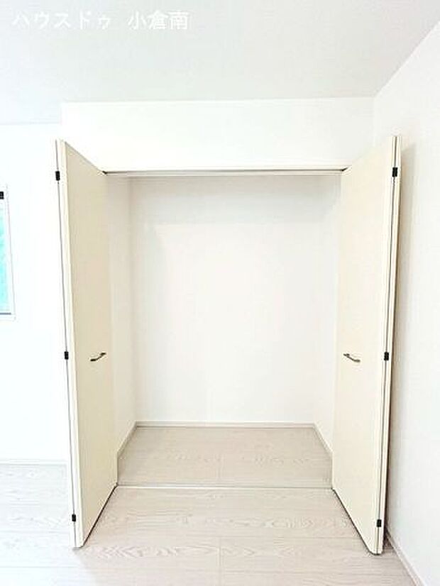 本日見学できます♪新築なら専門の当店へおまかせください♪小倉南区志井4丁目新築戸建て♪スーパーまで徒歩約4分♪コンビニまで徒歩約7分♪駅チカ♪駐車場2台分♪　ほとんどのお客様がご来店いただいています♪