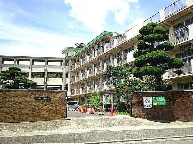 【志井小学校】空気が新鮮な山と田んぼの広がる小学校です。ゆったりと子育てができる環境です♪ 850m