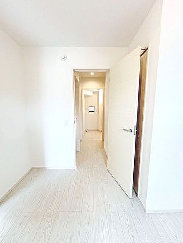 本日見学できます♪新築なら専門の当店へおまかせください♪小倉南区志井4丁目新築戸建て♪スーパーまで徒歩約4分♪コンビニまで徒歩約7分♪駅チカ♪駐車場2台分♪　ほとんどのお客様がご来店いただいています♪