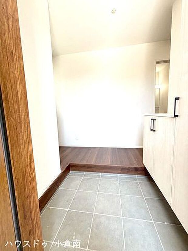 小倉南区湯川1丁目 新築戸建て♪JR安部山公園駅まで徒歩約7分で駅チカ♪コンビニまで徒歩約6分♪新築なら専門の当店へおまかせください♪お気軽にご来店ください♪