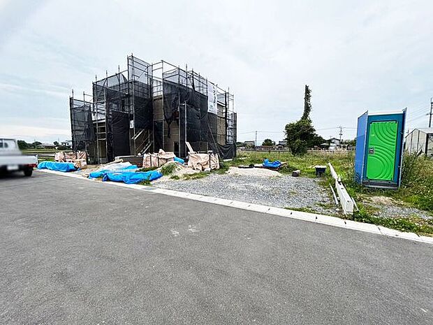 行橋市東泉1丁目4LDK新築戸建て♪オール電化♪パントリー・カップボードがある収納たっぷりキッチン♪