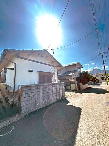 小倉南区下貫　売土地　平坦地♪建築条件無し♪ウエルシアプラスまで徒歩約6分♪土地面積約42坪♪