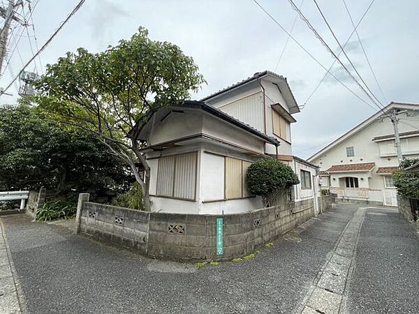 小倉北区黒原　中古戸建て　小・中学校徒歩7分程度で通いやすい立地♪コンビニまで徒歩約8分で買物便利♪