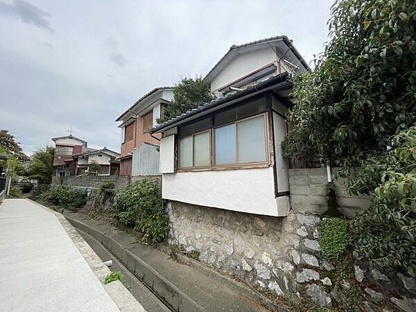 小倉北区黒原　中古戸建て　小・中学校徒歩7分程度で通いやすい立地♪コンビニまで徒歩約8分で買物便利♪