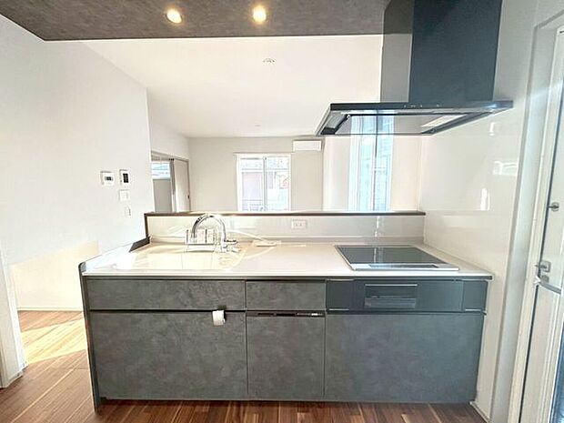 小倉北区下富野3丁目 新築戸建て♪オール電化♪ドラッグコスモス・コンビニまで徒歩約5分で買物便利♪