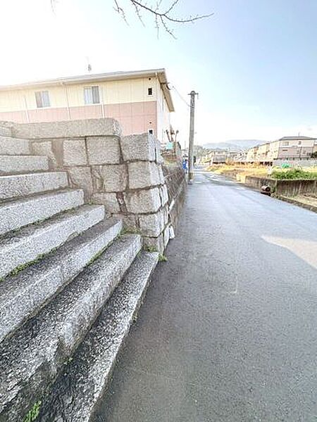 ◆北九州市小倉南区津田　売地　建築条件なし♪土地面積約62坪♪現況更地♪コンビニまで徒歩約4分♪