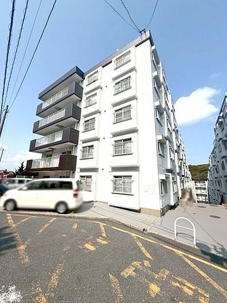 エメラルドマンション赤坂　マンション♪桜丘小まで徒歩約7分で通学安心♪コンビニ徒歩約9分で買物便利♪