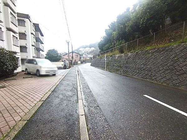エメラルドマンション赤坂　マンション♪桜丘小まで徒歩約7分で通学安心♪コンビニ徒歩約9分で買物便利♪