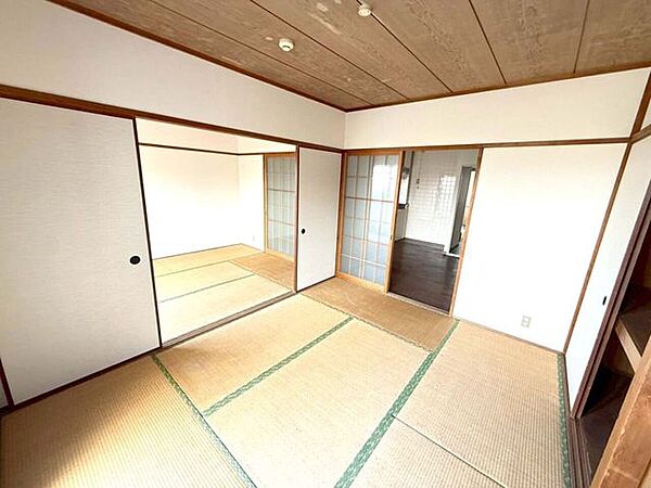 エメラルドマンション赤坂　マンション♪桜丘小まで徒歩約7分で通学安心♪コンビニ徒歩約9分で買物便利♪