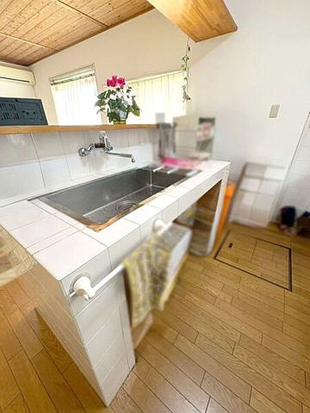 小倉南区湯川　中古戸建て♪オール電化♪カウンタ―キッチン♪コンビニまで徒歩約9分♪ロフト♪