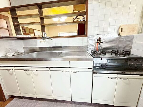 小倉南区上吉田　中古戸建て♪バス停徒歩5分♪ドラッグストア・コンビニ徒歩14分♪