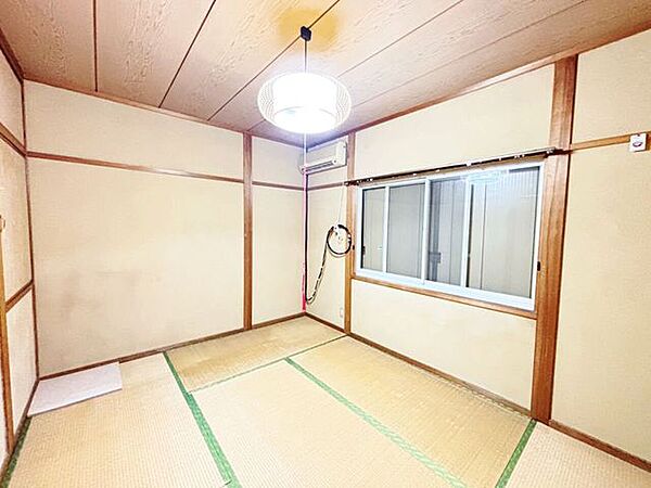 小倉南区上吉田　中古戸建て♪バス停徒歩5分♪ドラッグストア・コンビニ徒歩14分♪