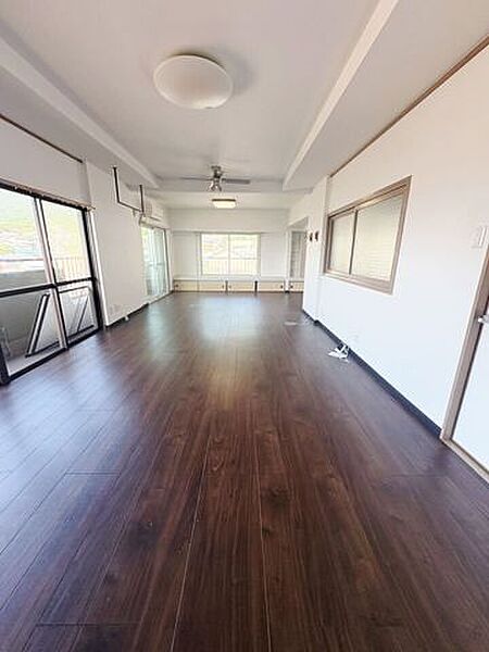 霧ヶ丘ハイマート　マンション♪ペット相談♪角部屋♪コンビニまで徒歩約2分♪霧丘中学校まで徒歩約3分♪
