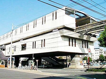 モノレール守恒駅 640m