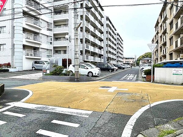 ホワイトキャッスル二島 3LDK　2026年8月内装リフォーム♪角部屋♪LDK18帖以上♪買物便利♪