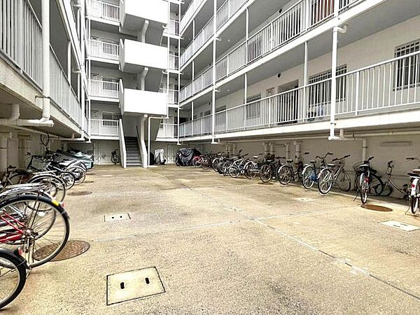 ホワイトキャッスル二島 3LDK　2026年8月内装リフォーム♪角部屋♪LDK18帖以上♪買物便利♪