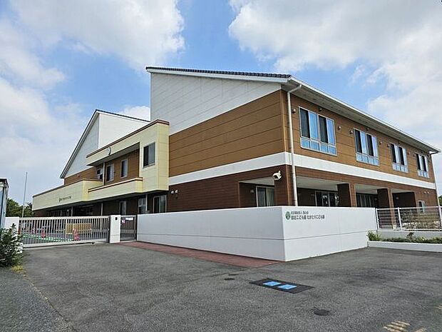 認定こども園 たかとりこども園 1090m