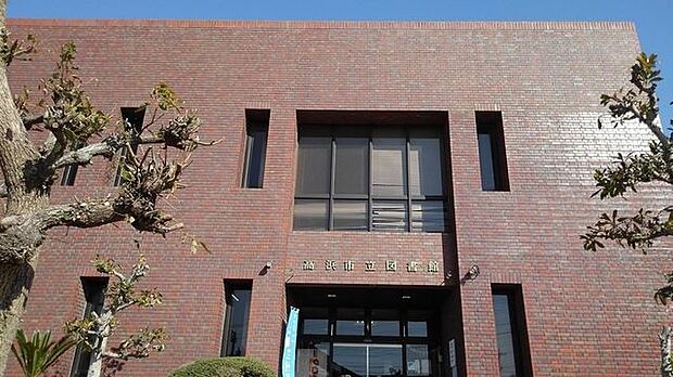 高浜市立図書館 1440m