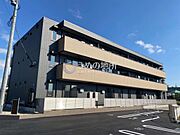 聖マリア病院前駅より徒歩9分 築1年 3階建の賃貸物件