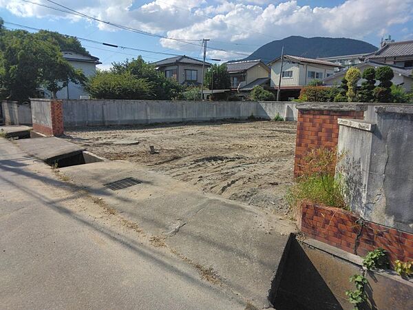 本物件を南東側から撮影
