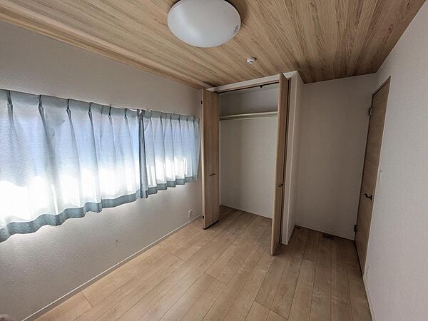 ２Ｆ４．８畳洋室