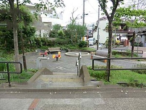 北村第一公園 徒歩3分。 210m