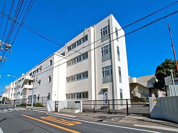 横浜市立原中学校 徒歩17分。 1400m