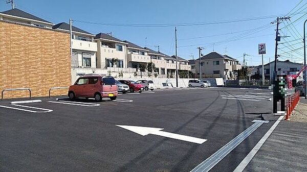 セブンイレブン 横浜中白根2丁目店 徒歩7分。 550m